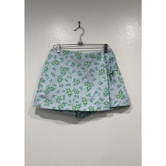 Zara Dresses & Skirts - Zara Floral Mini Skort Women’s Small Blue Green Lined Blend Blogger Favorite